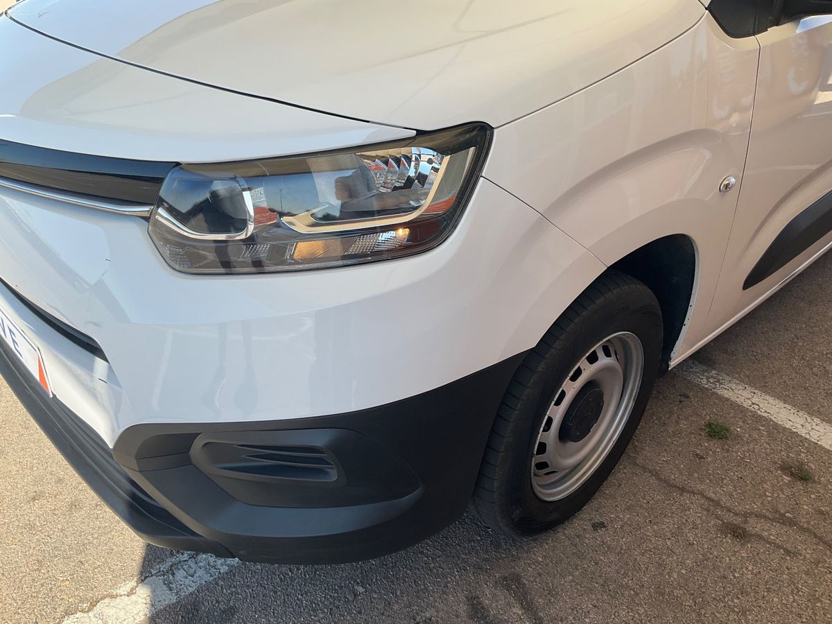 Lateral delantero izquierdo