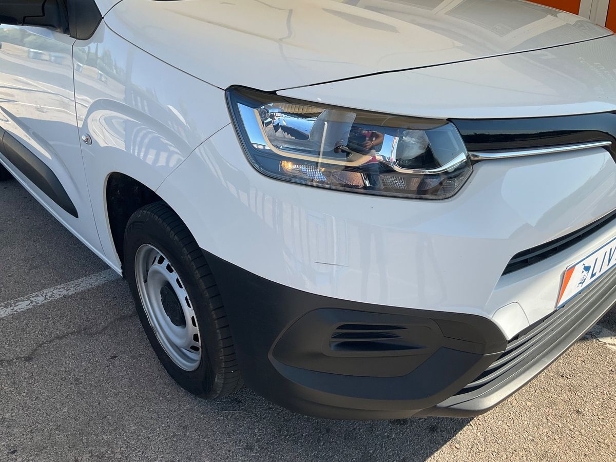 Lateral delantero derecho