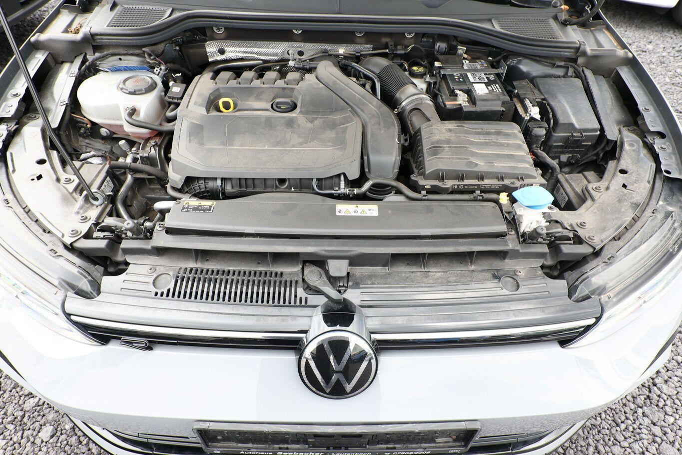 Volkswagen Golf VIII 1.5 eTSI 150 DSG R-Line Pano Nav AppCo 128152790 10