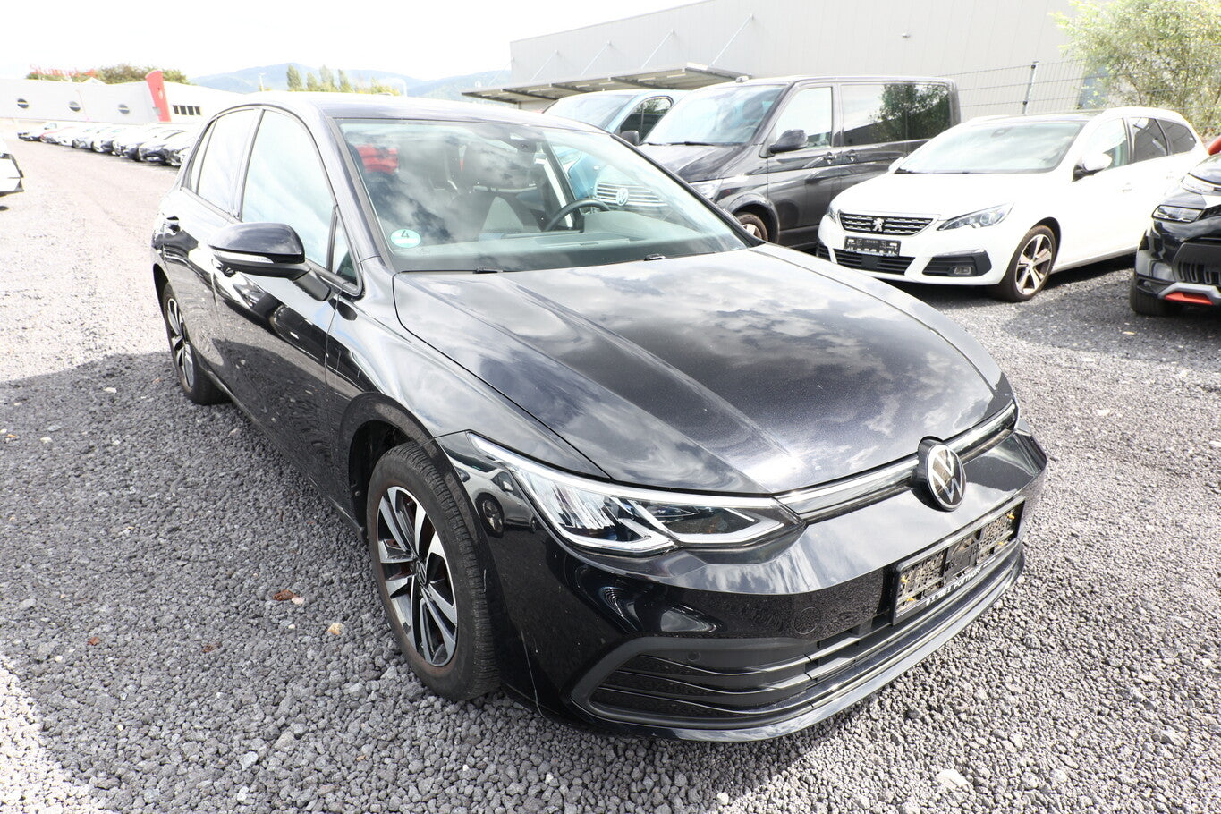 Volkswagen Golf VIII 1.0 TSI 110 United LED Nav ACC PDC SHZ 135852482 1