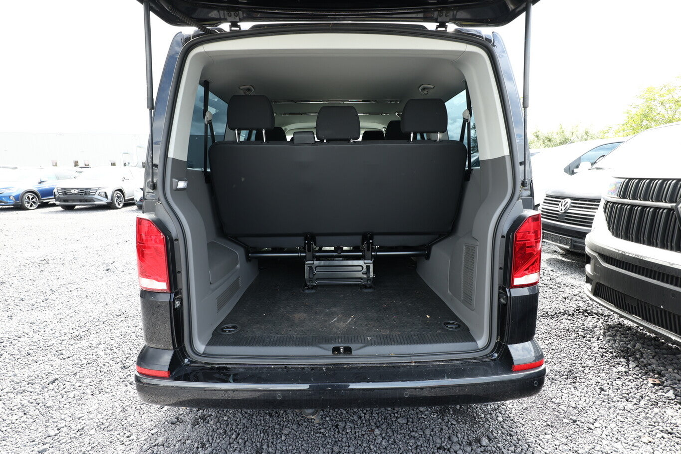 Volkswagen T6.1 Caravelle 2.0 TDI 150 DSG Trendline 8S PDC 130432162 9