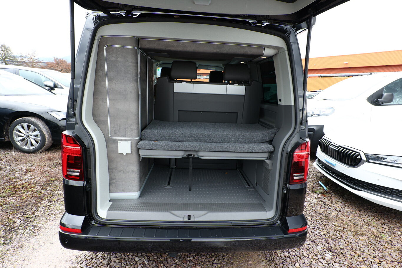 Volkswagen T6.1 California 2.0 TDI 199 DSG7 4M Ocean DCC 108936117 9