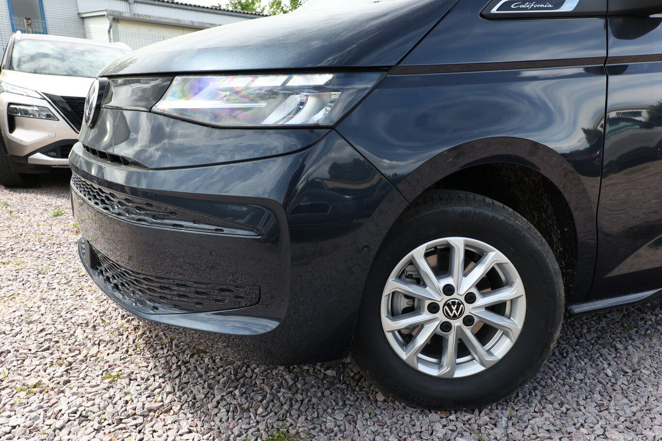 Volkswagen T7 California TDI 150 DSG Coast StHz 3ZClim Nav 102079122 4