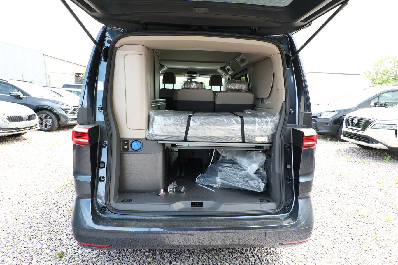 Volkswagen T7 California TDI 150 DSG Coast StHz 3ZClim Nav 102079122 10