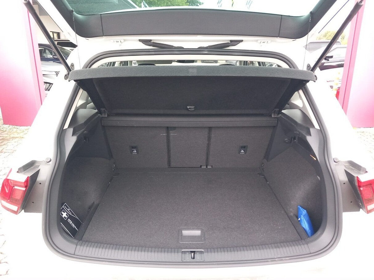 Volkswagen Tiguan 1.5 TSI 150 Trendline LED PDC Nav Temp 140109176 7