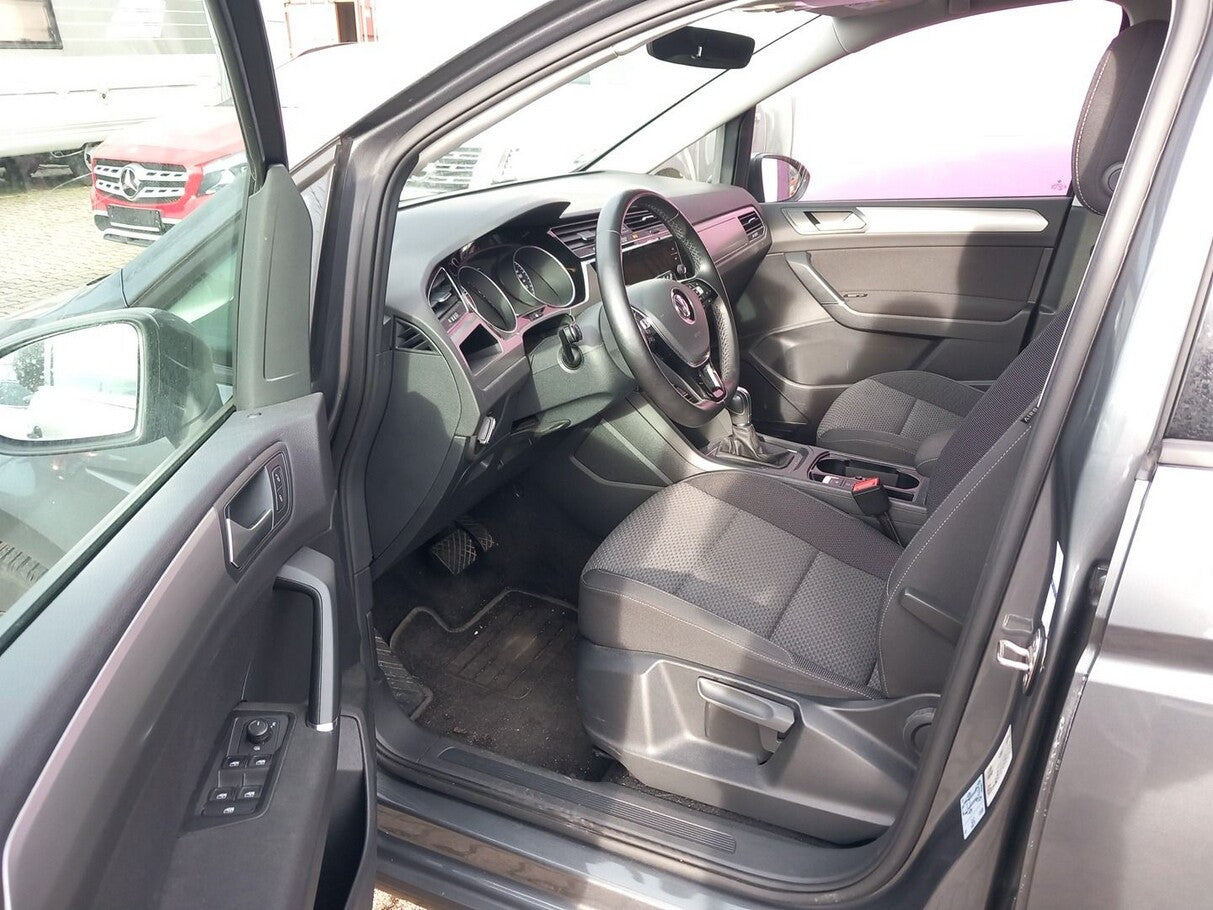 Volkswagen Touran 1.5 TSI 150 DSG Comfortline Nav ACC PDC 119176582 4