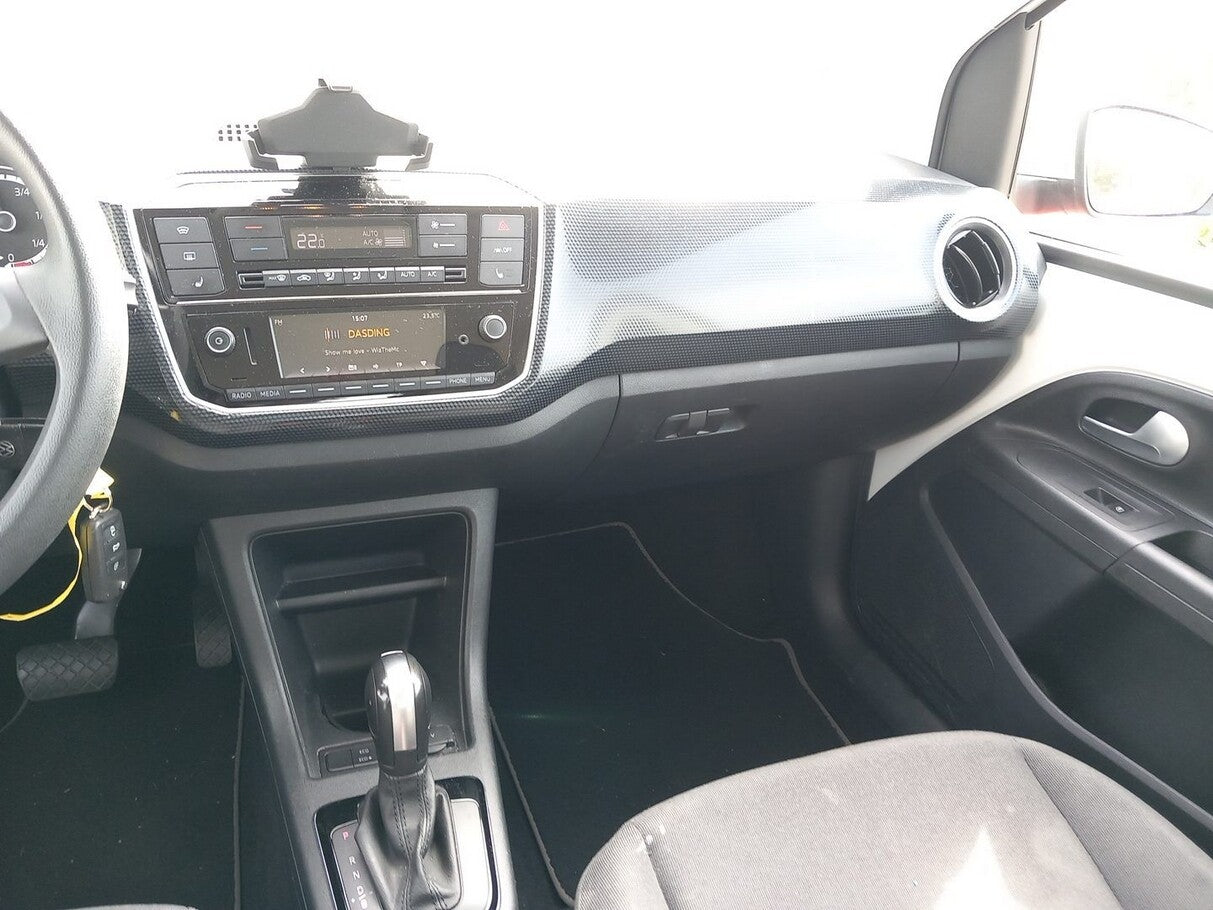 Volkswagen e-up! SHZ Climatronic USB el. FH HU 08/2026 138037352 6