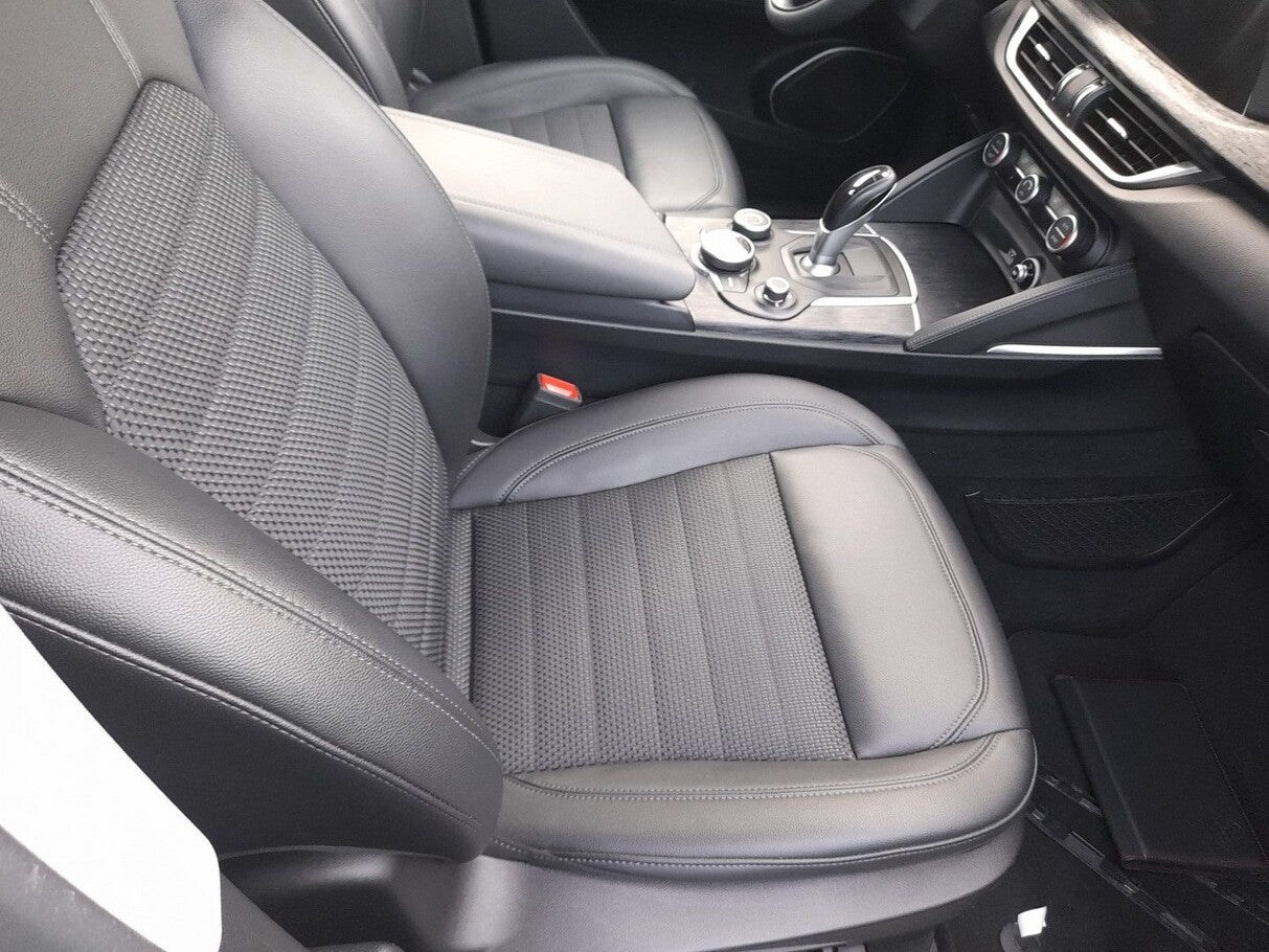 Alfa Romeo Stelvio 2.0 Turbo 200 Q4 Nav EHK Kam SHZ 18Z 105674148 6