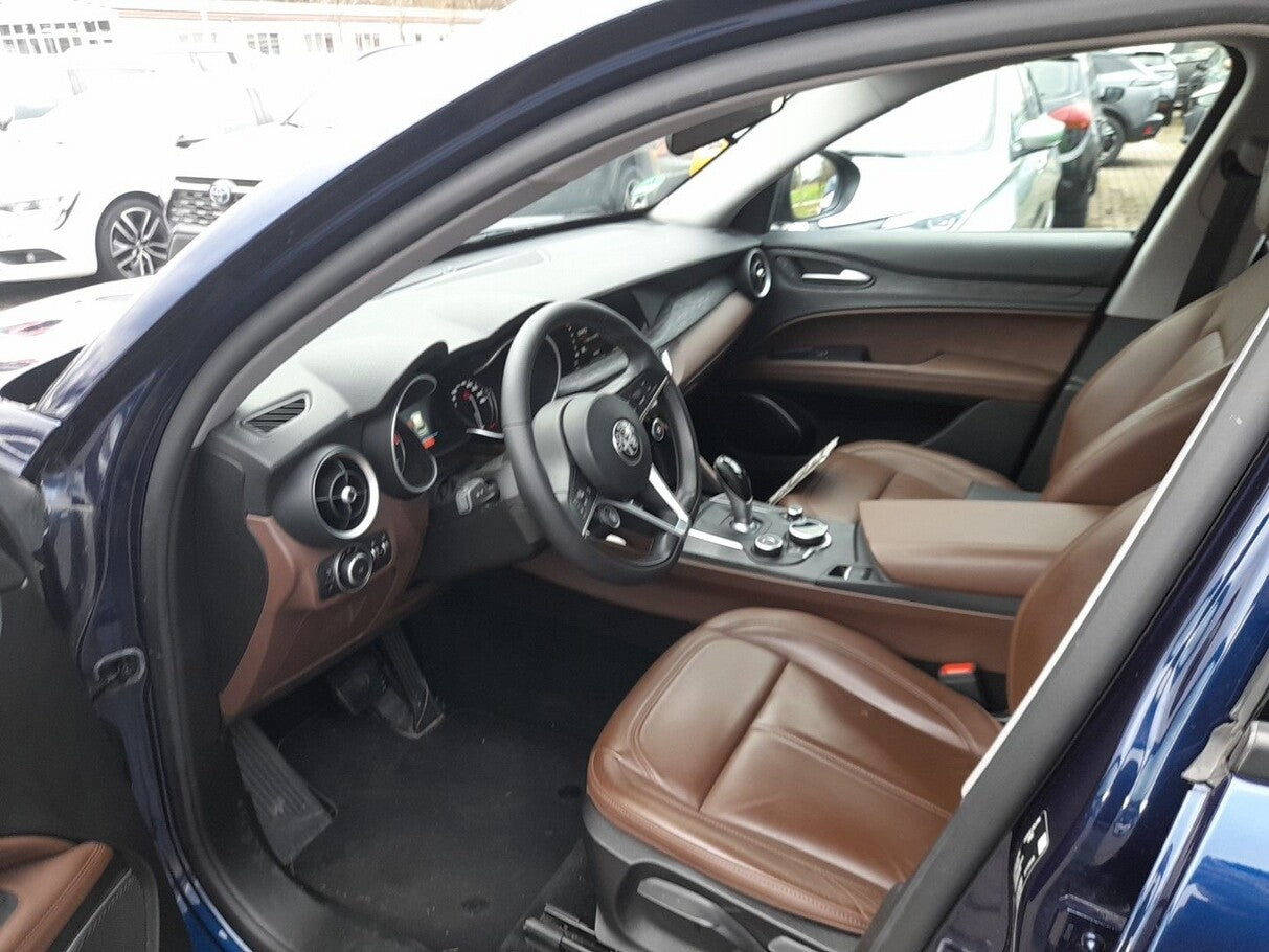 Alfa Romeo Stelvio 2.0 Turbo 280 Q4 Leder EHK 19Z PDC LaneA 105681779 6