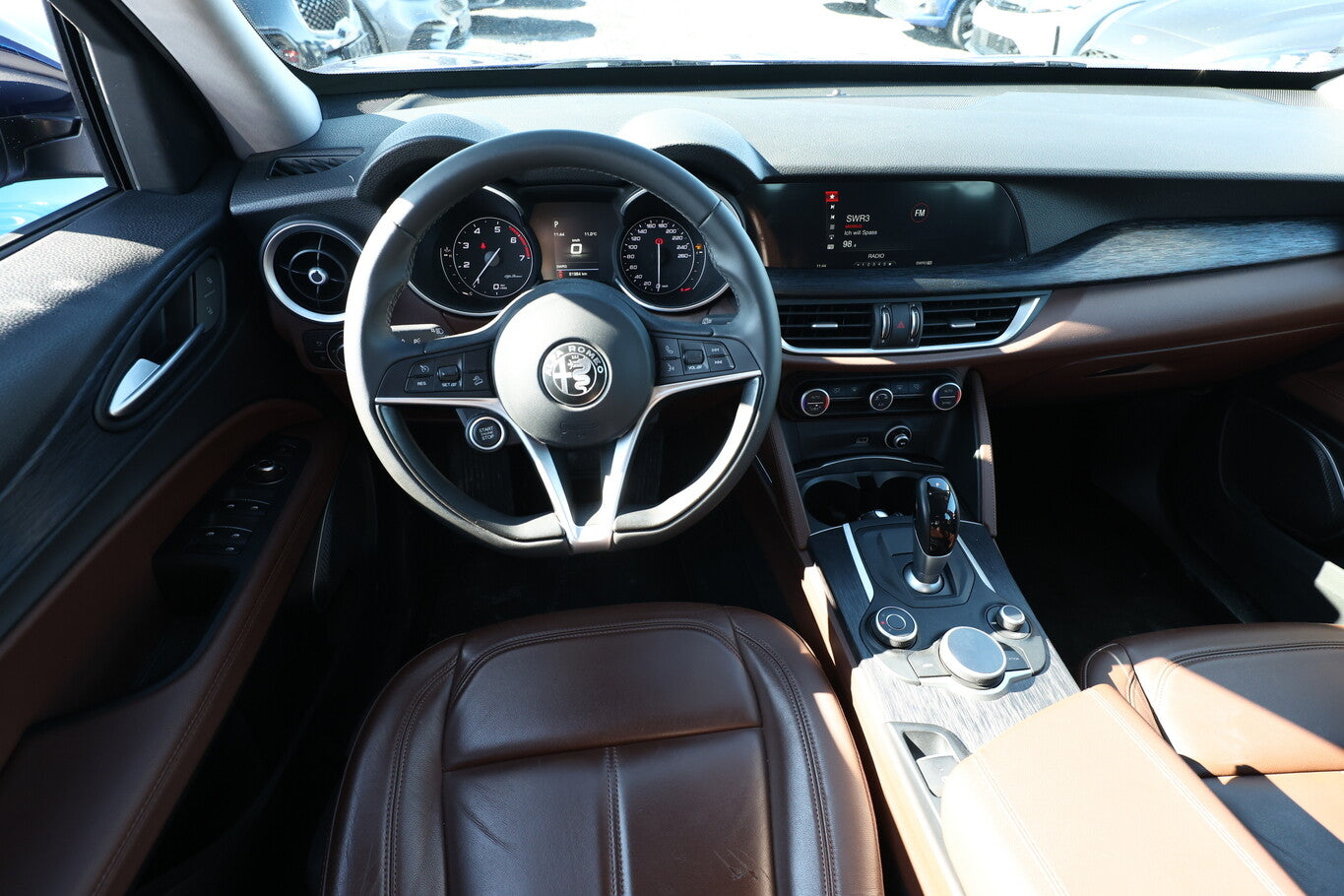 Alfa Romeo Stelvio 2.0 Turbo 280 Q4 Leder EHK 19Z PDC LaneA 105681779 6