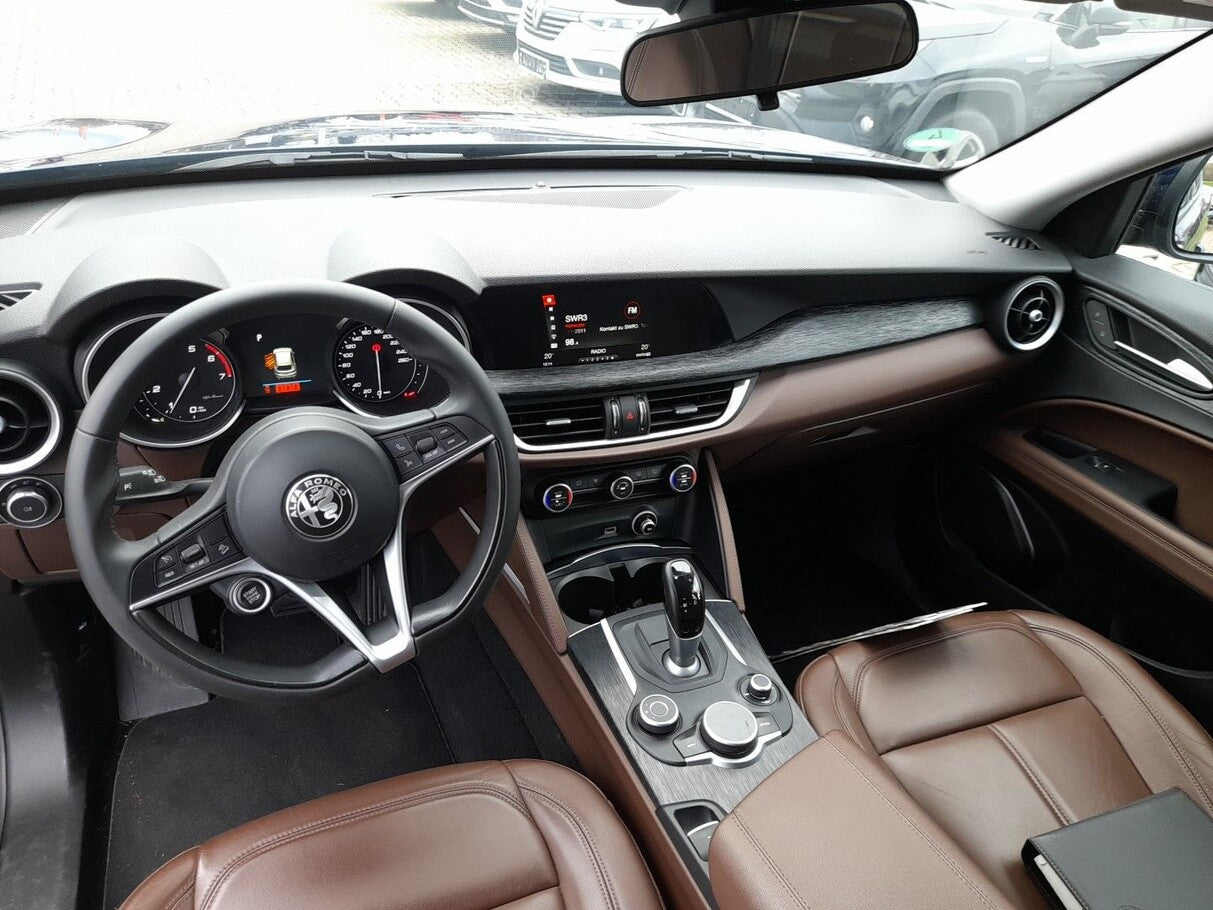 Alfa Romeo Stelvio 2.0 Turbo 280 Q4 Leder EHK 19Z PDC LaneA 105681779 7