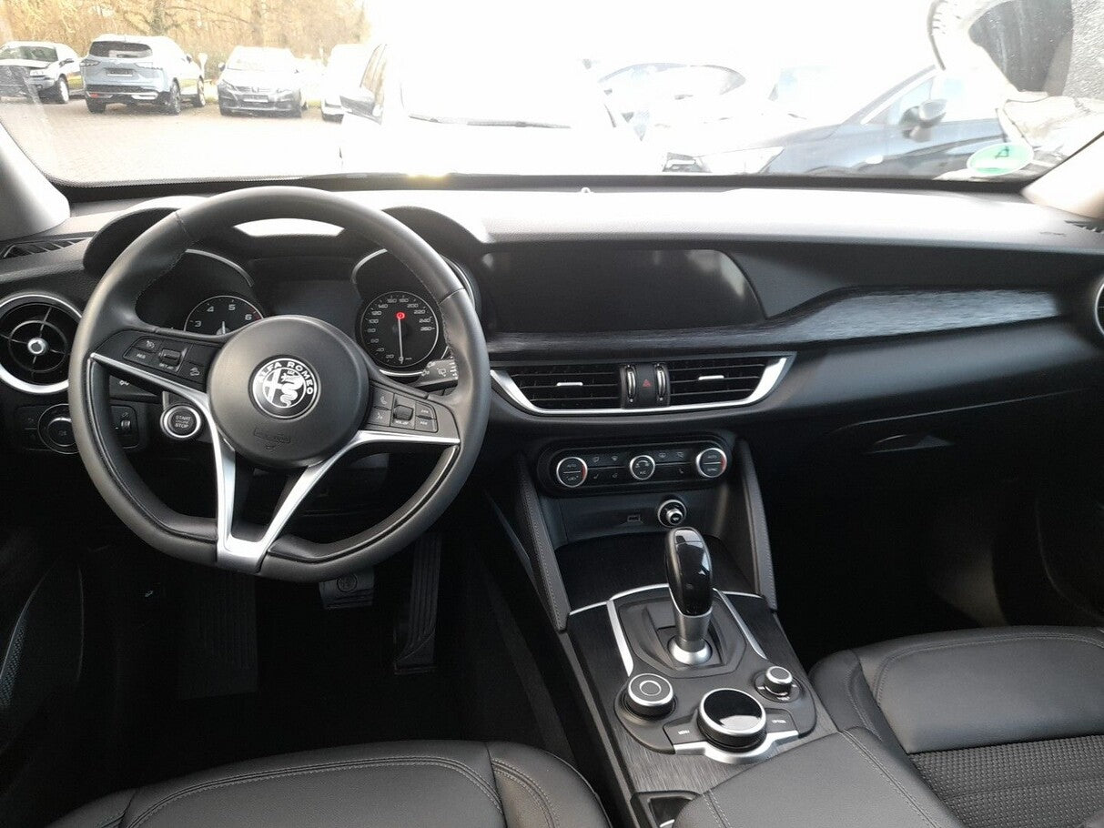 Alfa Romeo Stelvio 2.0 Turbo 200 Q4 Nav EHK Kam SHZ 18Z 105674148 4