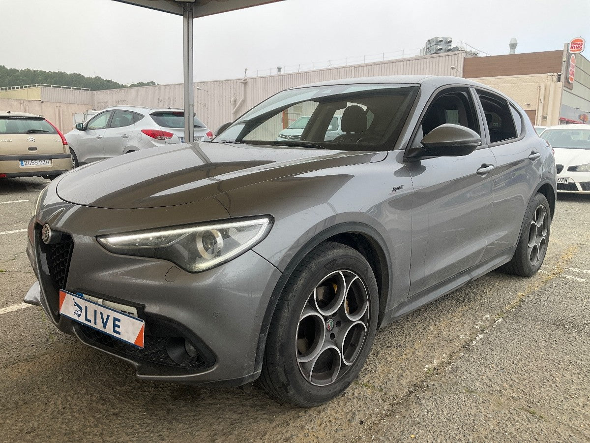 Frontal izquierda