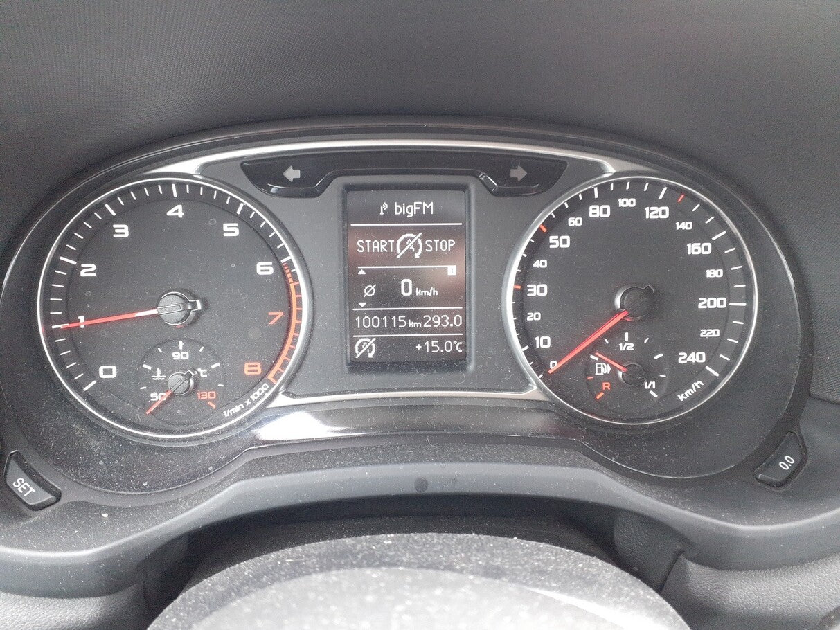Audi A1 1.0 TFSI design AHK Klima Navi Pano PDC GRA 114771758 5