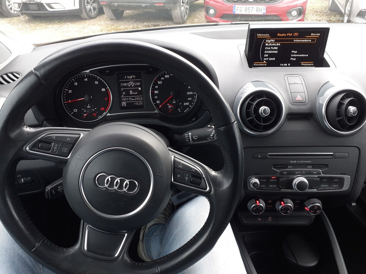 Audi A1 1.0 TFSI design AHK Klima Navi Pano PDC GRA 114771758 4