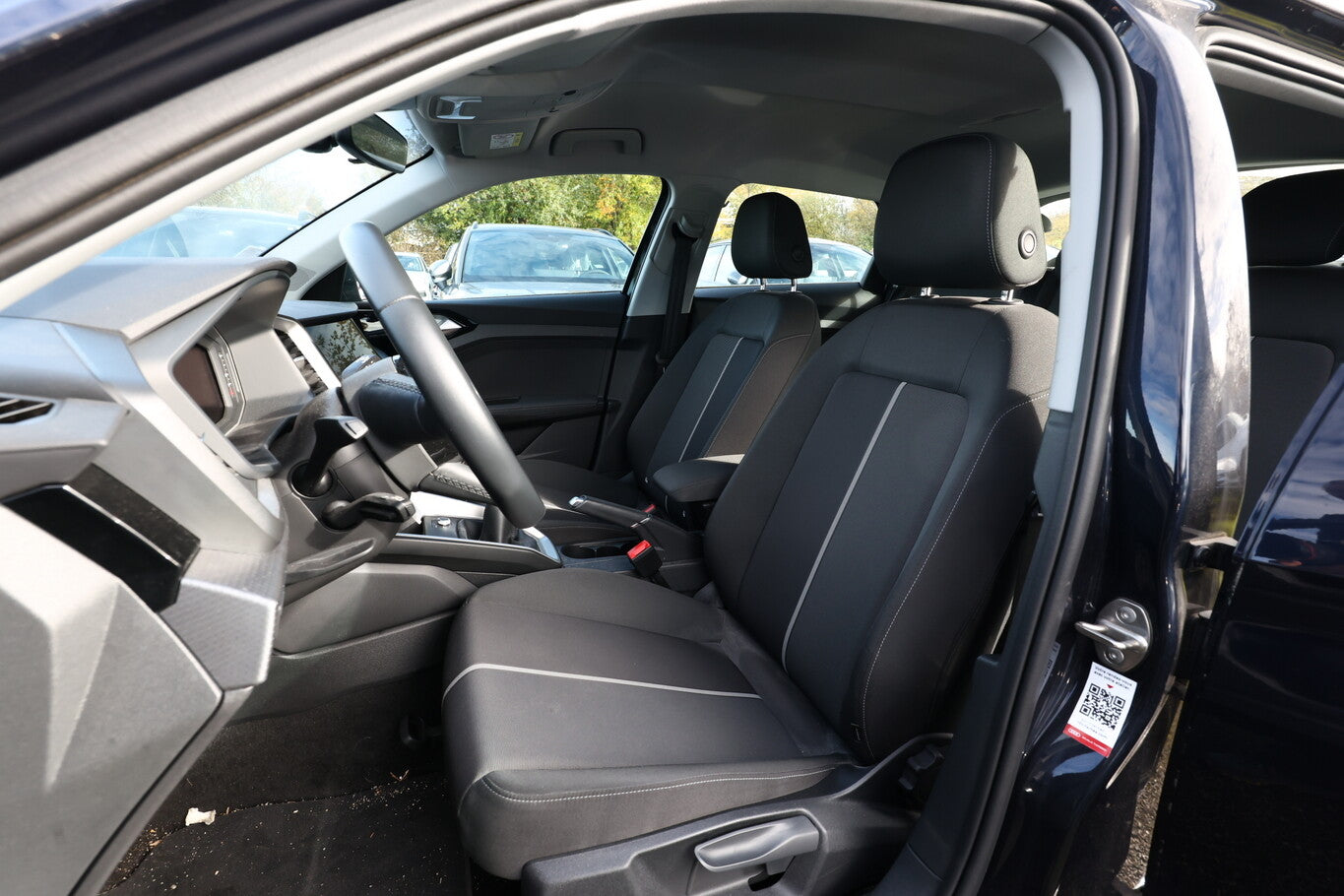 Audi A1 Sportback 30 TFSI 110 advanced PDC Temp LM16Z 140306664 5