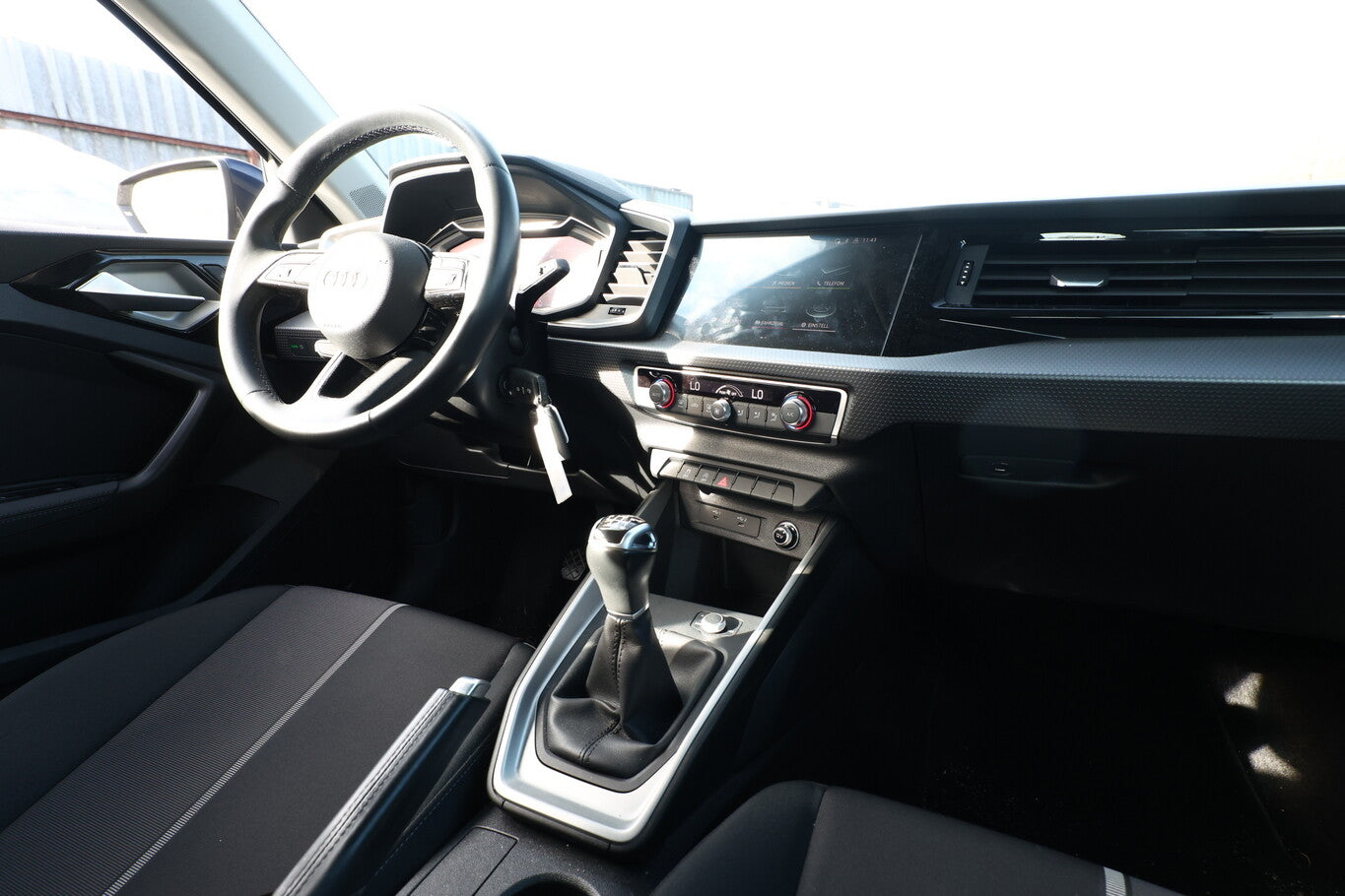 Audi A1 Sportback 30 TFSI 110 advanced PDC Temp LM16Z 140306664 8