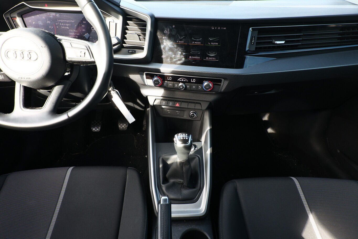 Audi A1 Sportback 30 TFSI 110 advanced PDC Temp LM16Z 140306664 7