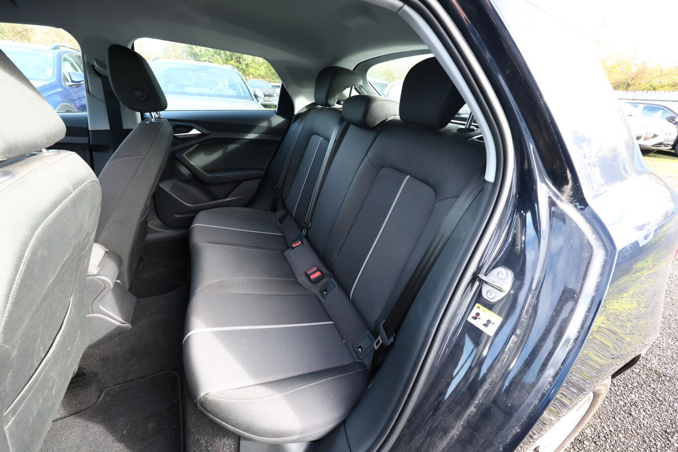 Audi A1 Sportback 30 TFSI 110 advanced PDC Temp LM16Z 140306664 9