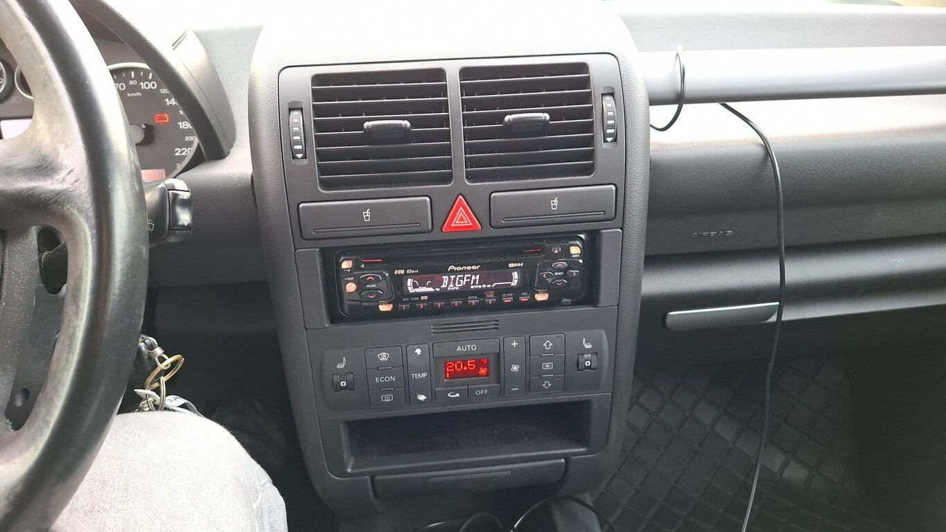 Audi A2 1.4 Klimaaut. SHZ LM  153115238 6