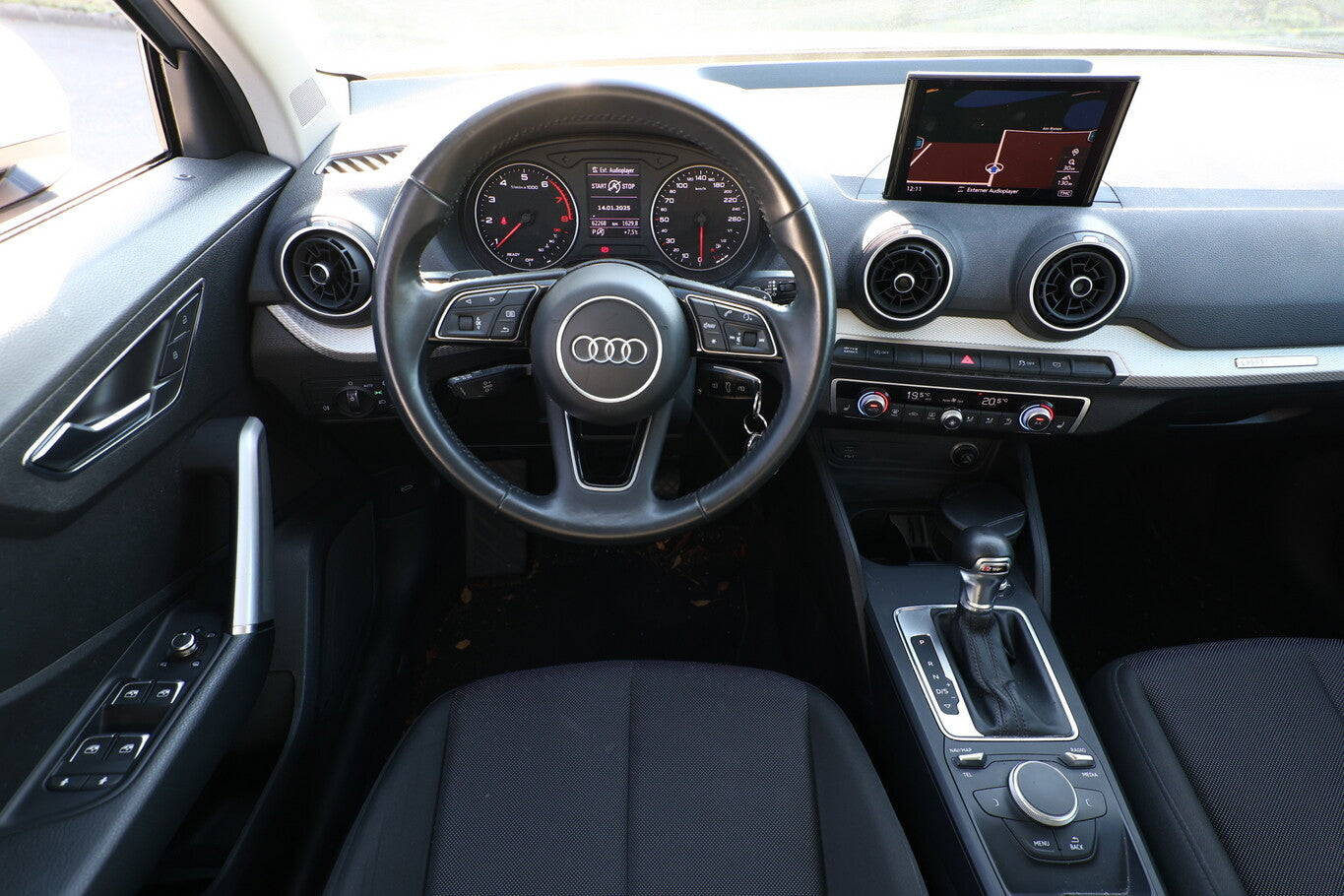 Audi Q2 35 TFSI S tronic Nav Pano PDC SHZ Temp LM16Z 105859712 7