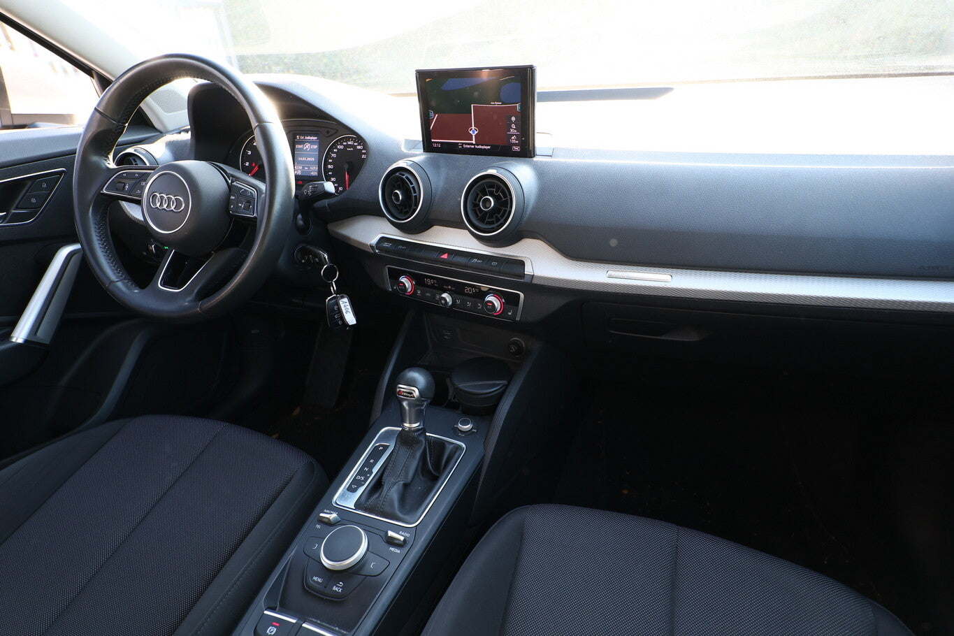 Audi Q2 35 TFSI S tronic Nav Pano PDC SHZ Temp LM16Z 105859712 8