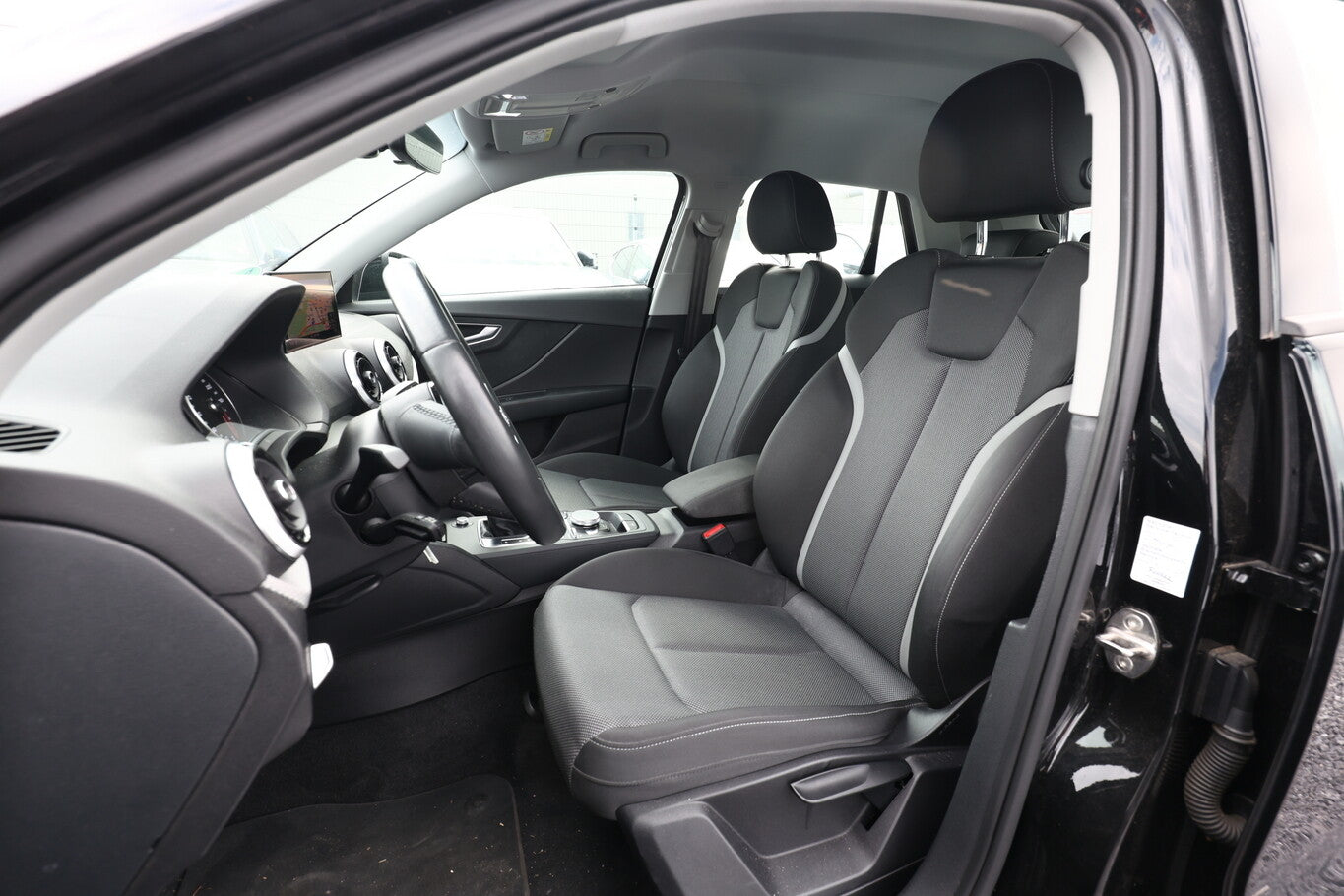 Audi Q2 35 TFSI 150 S tronic advanced Nav PDC Temp  134978890 5