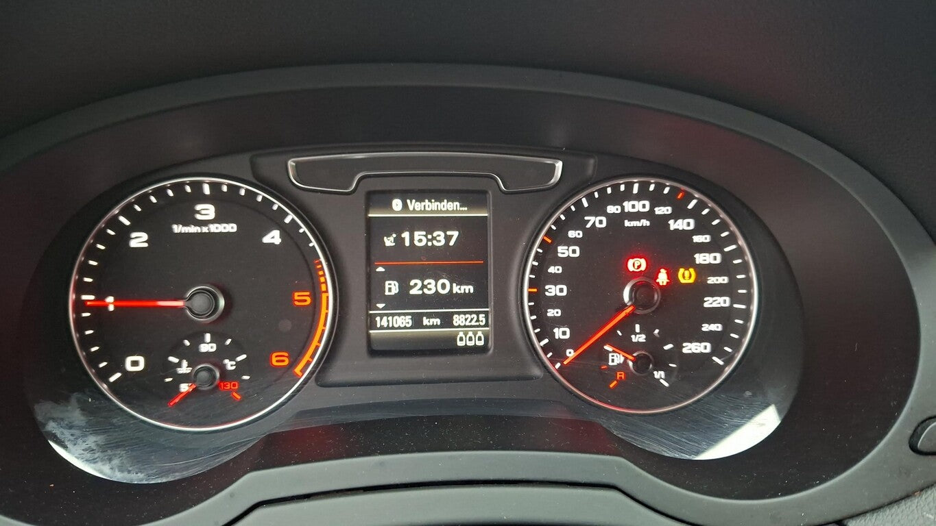 Audi Q3 2.0 TDI sport S-line AHK LM Navi LED PDC GRA 147244159 4