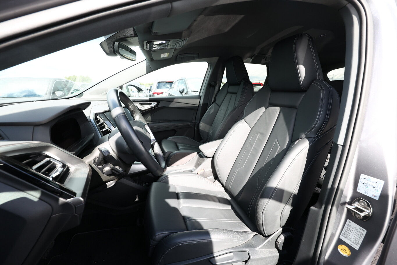 Audi Q4 35 e-tron Leder Nav ViCo ACC Kam PDC 19Z eHk 135852391 5