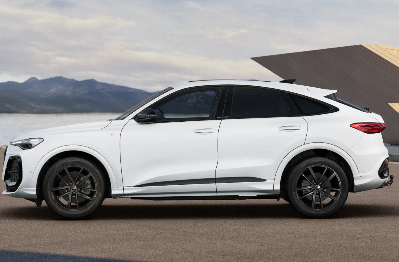 Audi Q5 Sportb TDI 2xS line NeuMod Tech+ BlackP AHK 125680302 1