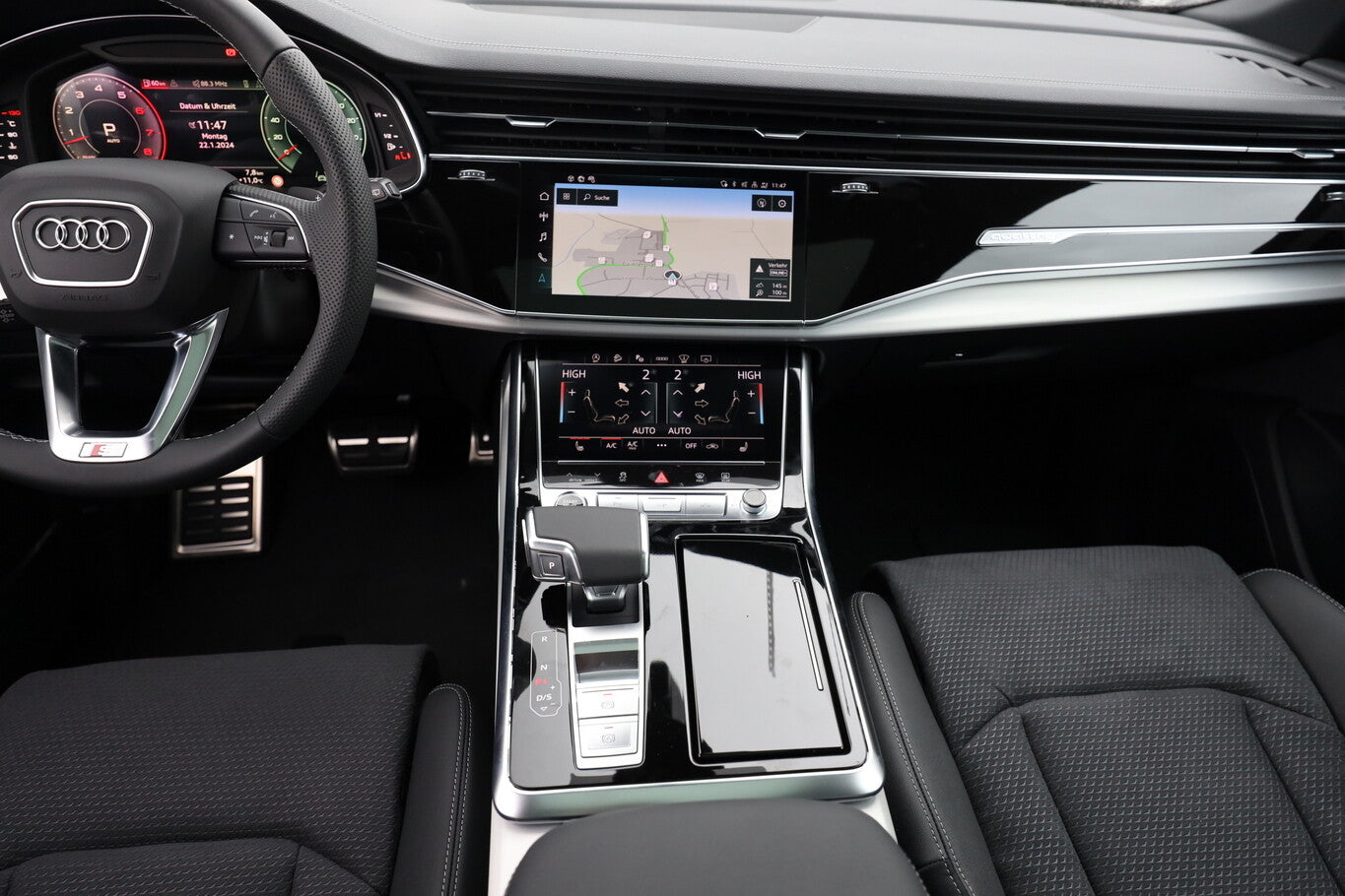 Audi Q8 55 TFSI 2xS line 22Z Matrix Tour Pano HUD B&O 100303216 7