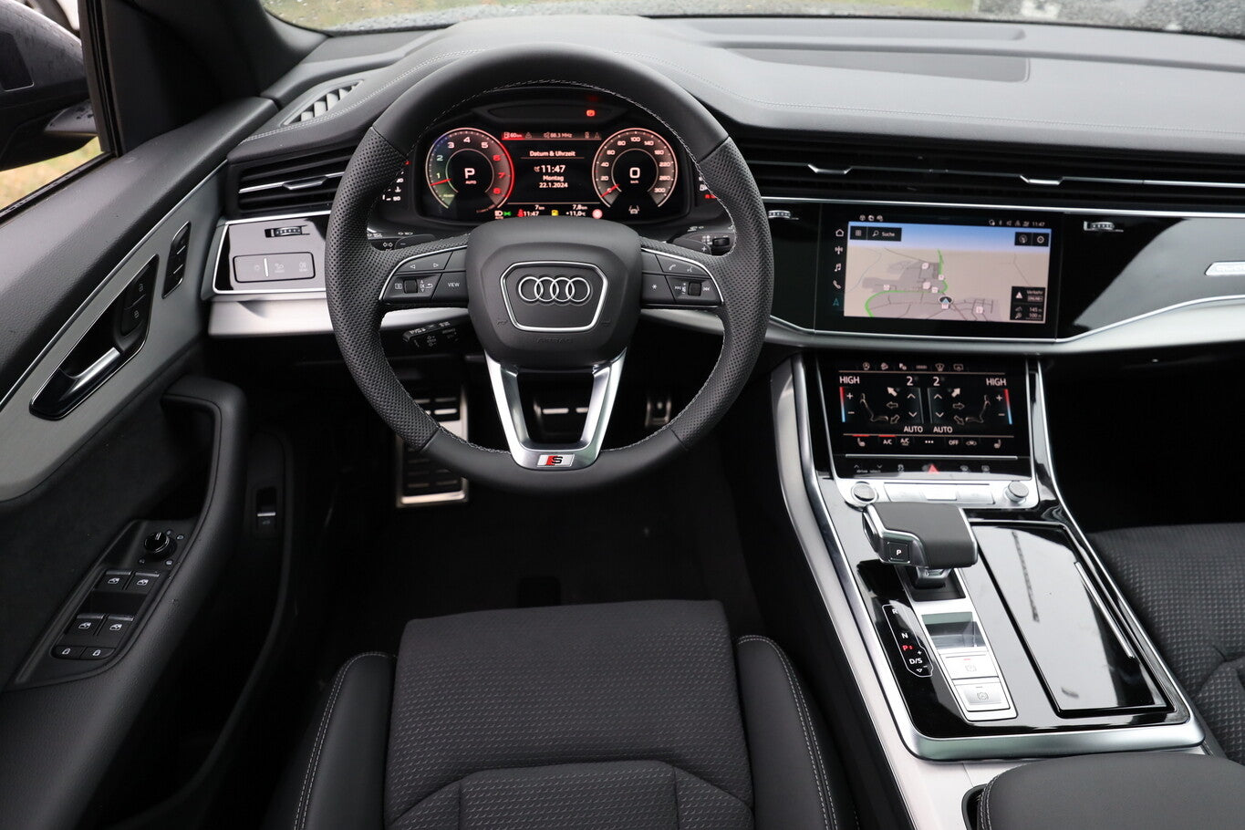 Audi Q8 55 TFSI 2xS line 22Z Matrix Tour Pano HUD B&O 100303216 6