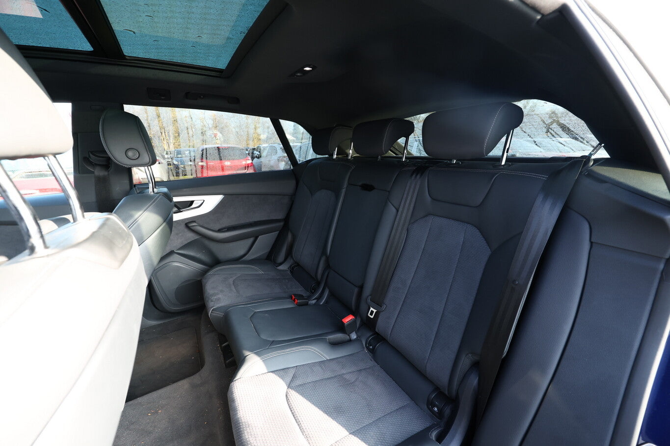Audi Q8 55 TFSI 2xS line 21Z Tour Matrix Pano Keyl  104404484 9