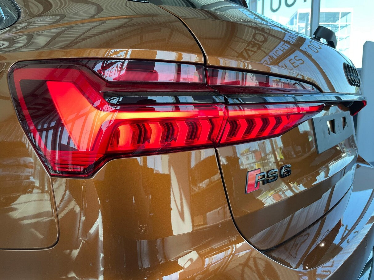 Audi RS6 Avant DynamikP Laser 22Z Leder Pano Tour PDC 65131406 12
