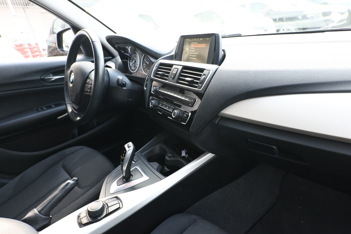 BMW 1er 116d Aut. Advantage Klima SHZ Temp PDC 104545279 8