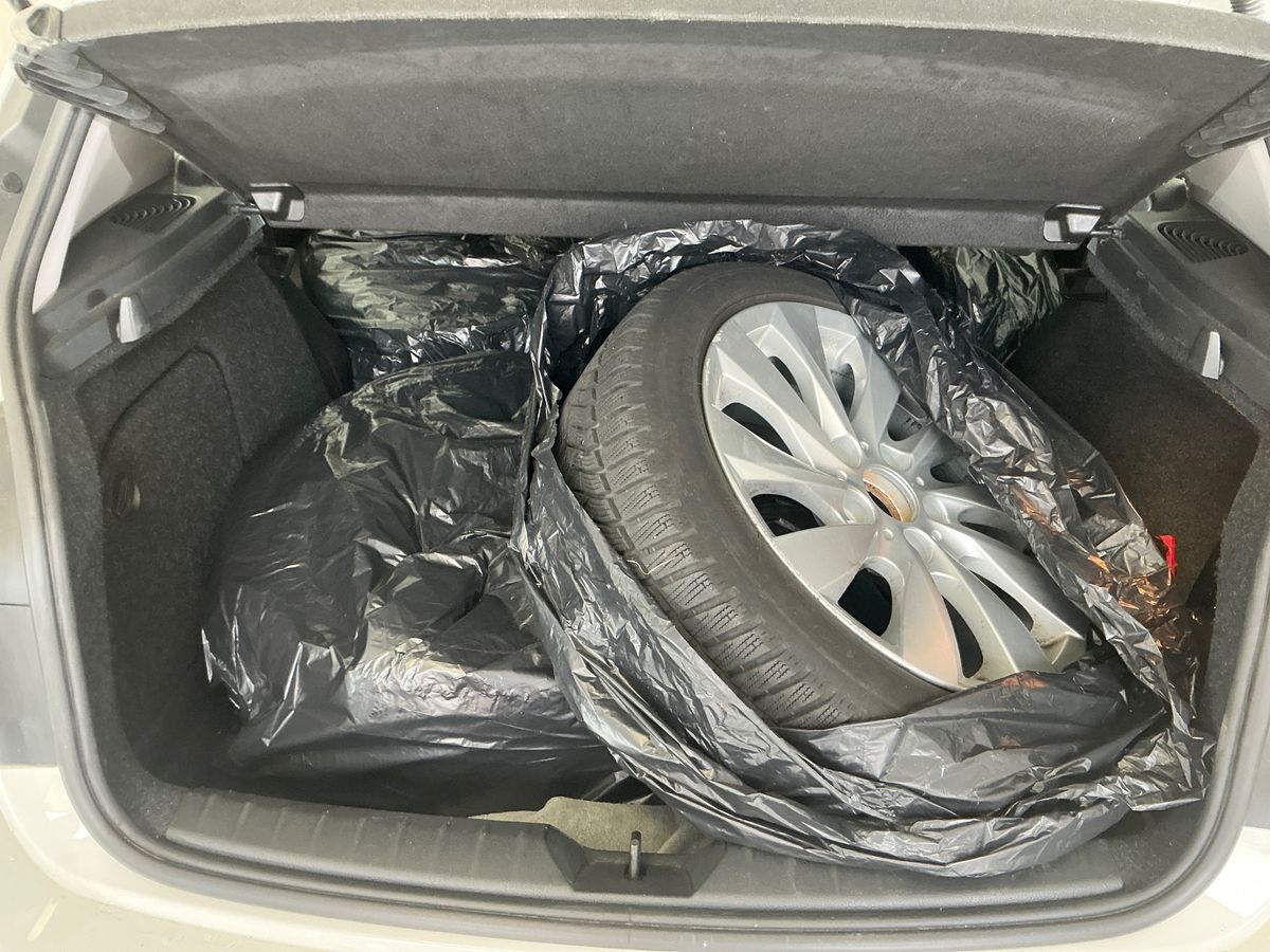 Secondary wheel set
