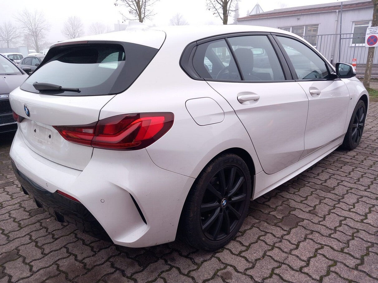 BMW 118i M Sport LED Tempomat PDC SHZ Klima LM17Z 150119658 2