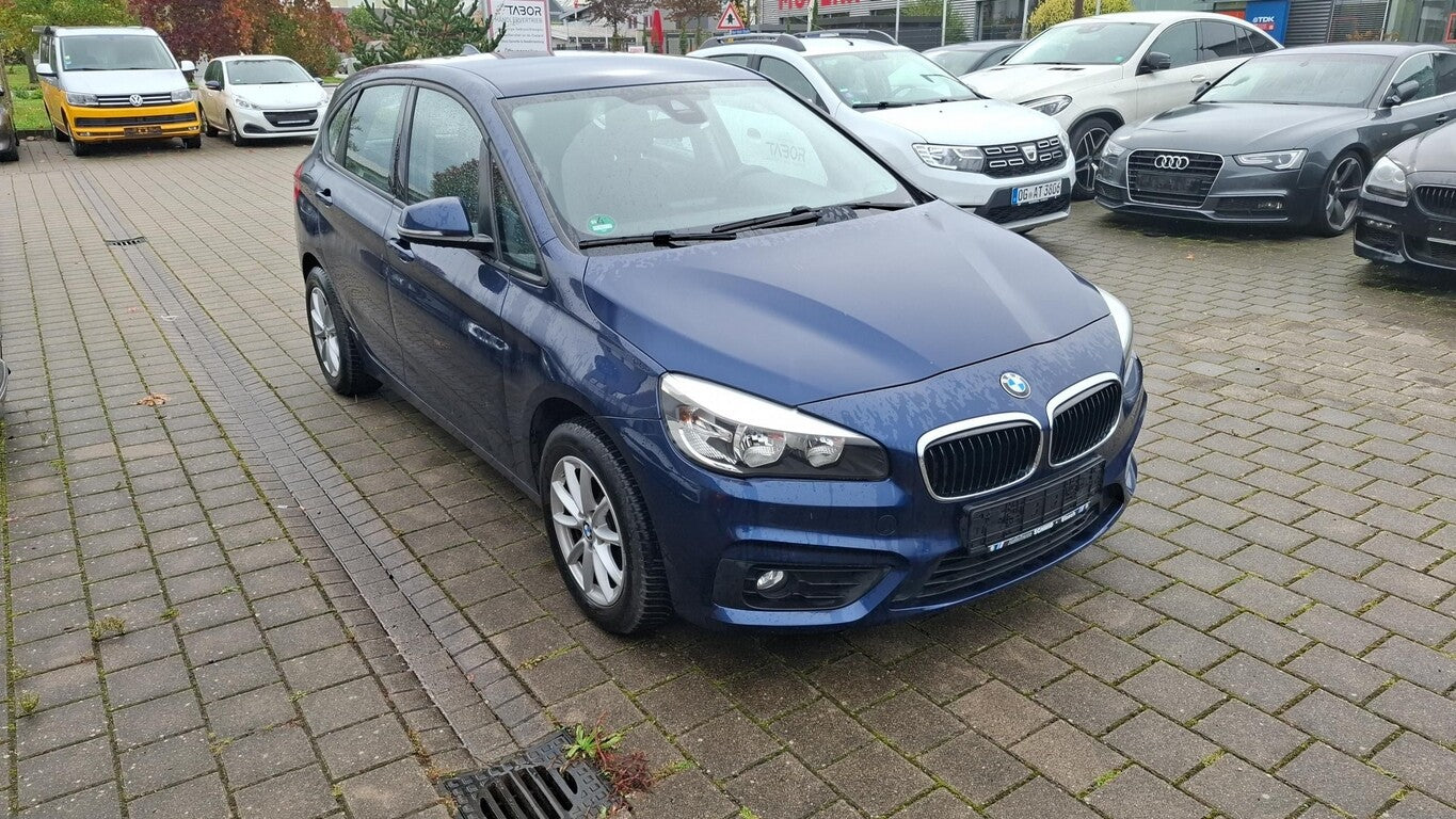 BMW 218i Active Tourer Steptronic Navi PDC SHZ Klima 140105651 1
