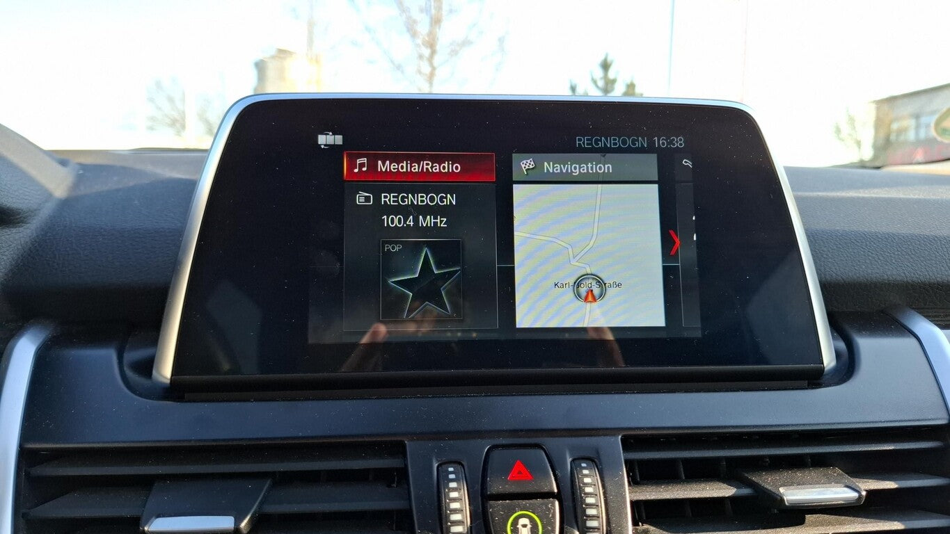 BMW 225xe Active Tourer Luxury Line Nav LED SHZ PDC 167333971 9