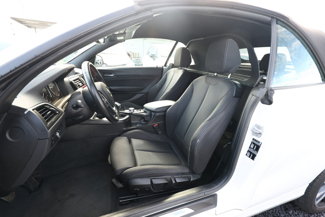 BMW 218i Cabriolet Sport Line LED Nav SHZ PDC Temp  139794630 5