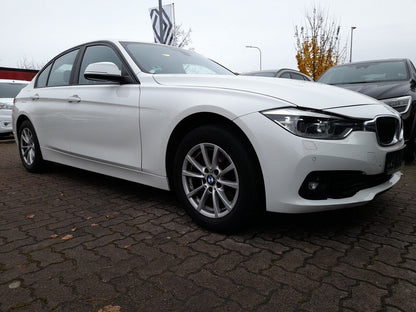 BMW 318i Steptronic Advantage LED Nav PDC Temp 16Z 102495907 1