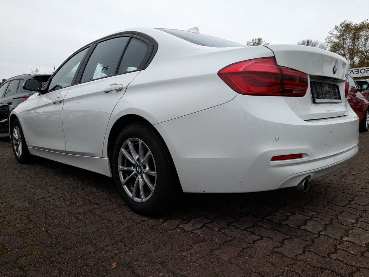 BMW 318i Steptronic Advantage LED Nav PDC Temp 16Z 102495907 3