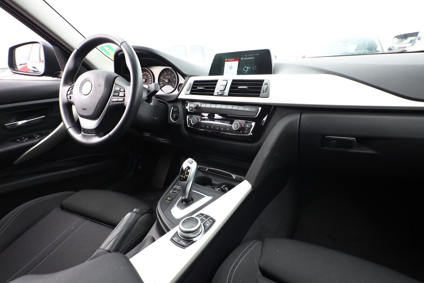 BMW 320d Touring Steptronic Advantage LED Nav PDC 109844396 8