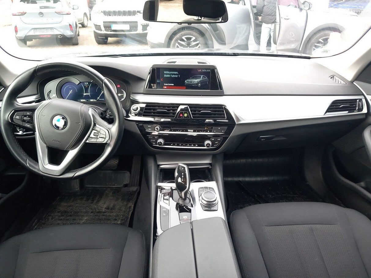 BMW 530e Aut. LED Nav ParkAs SHZ LM18Z Klima 157910451 4