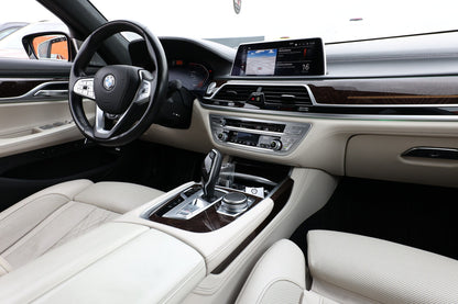 BMW 750Ld B/W InnovP FondE Pano NightV StandH SoftC 148007992 8