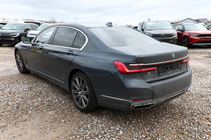 BMW 750Ld B/W InnovP FondE Pano NightV StandH SoftC 148007992 3