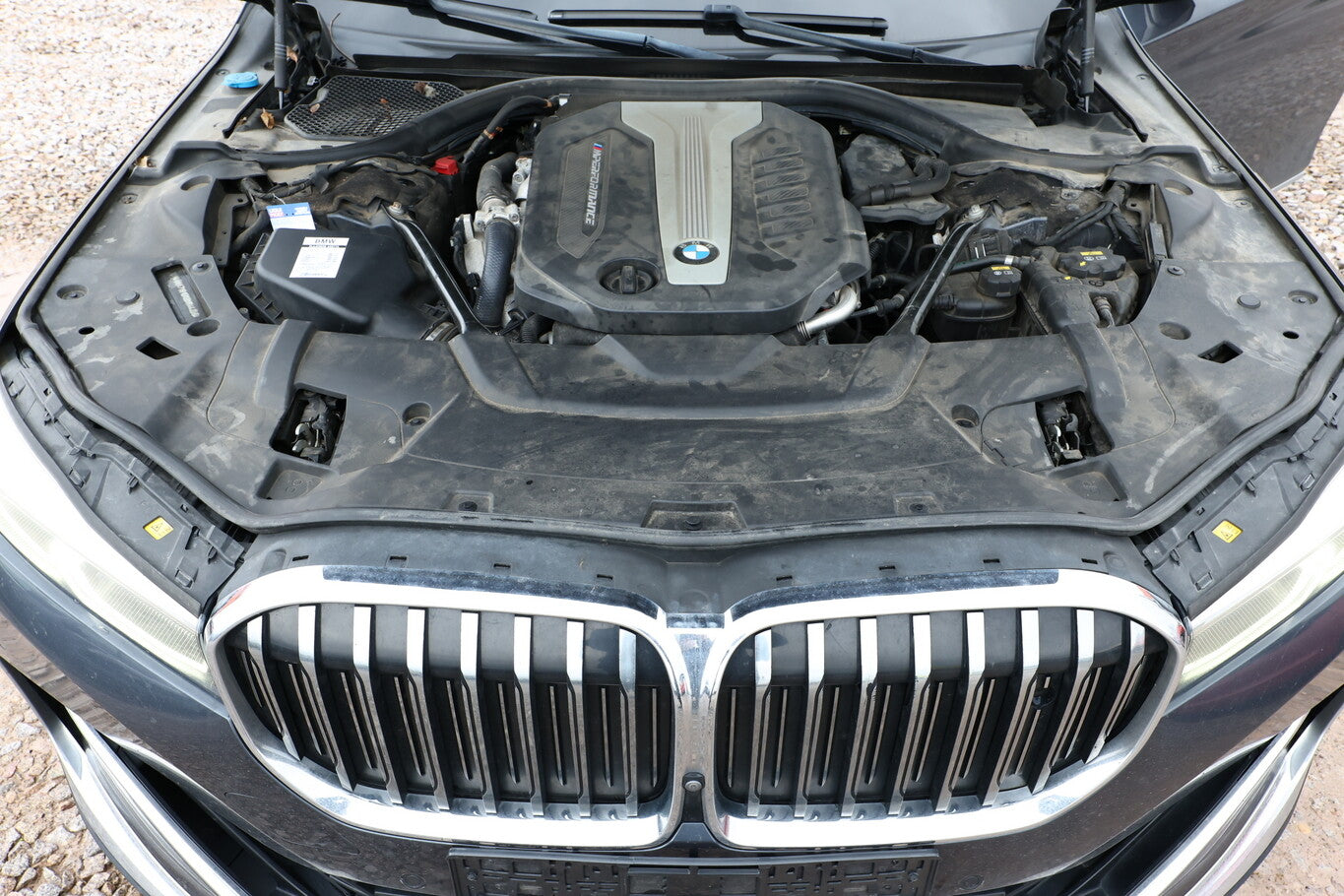 BMW 750Ld B/W InnovP FondE Pano NightV StandH SoftC 148007992 13