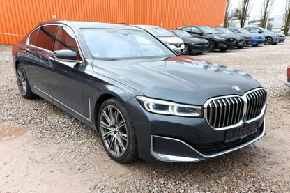 BMW 750Ld B/W InnovP FondE Pano NightV StandH SoftC 148007992 1