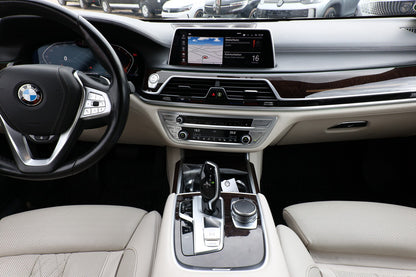 BMW 750Ld B/W InnovP FondE Pano NightV StandH SoftC 148007992 7