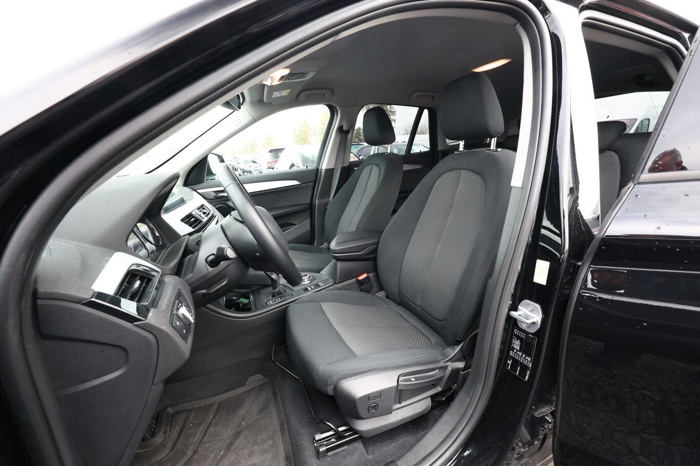BMW X1 sDrive18i 140 DKG7 Advantage Nav SHZ PDC 101009179 5